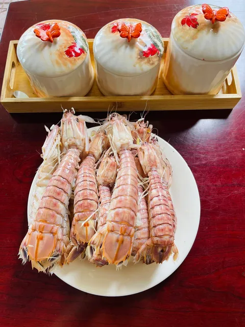 Tôm tít rang muối – món hải sản Thu Hoài, Nha Trang