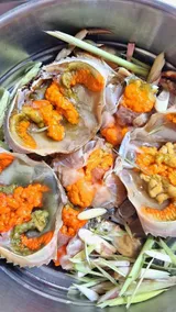 Cua gạch hấp bia – món hải sản Thu Hoài, Nha Trang
